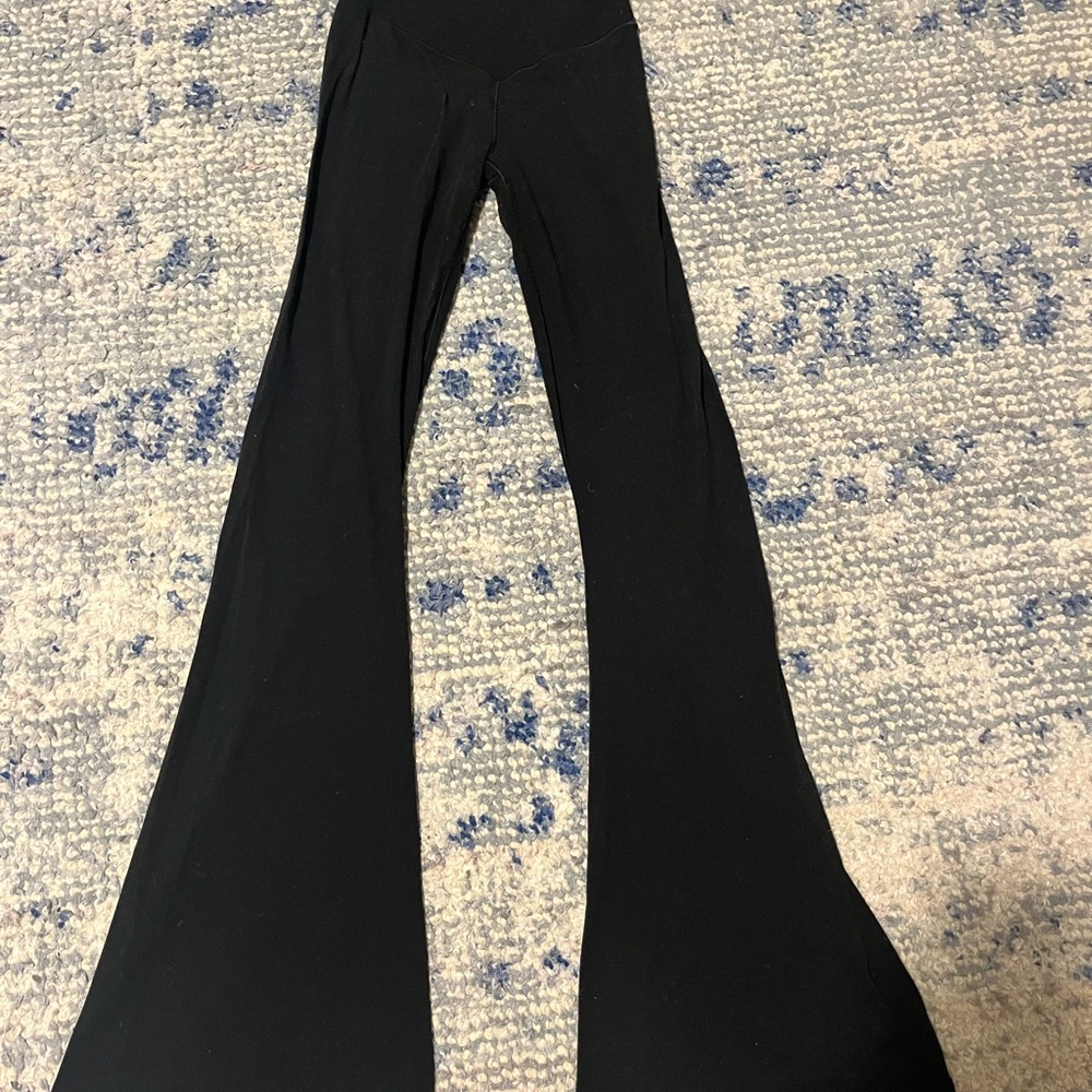 Black Flared aerie leggings